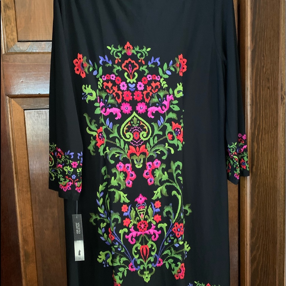 Dress - Picture 2 of 2